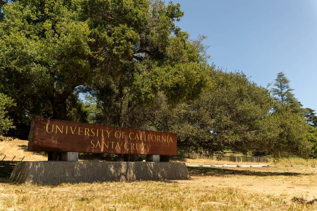 UC Santa Cruz sign